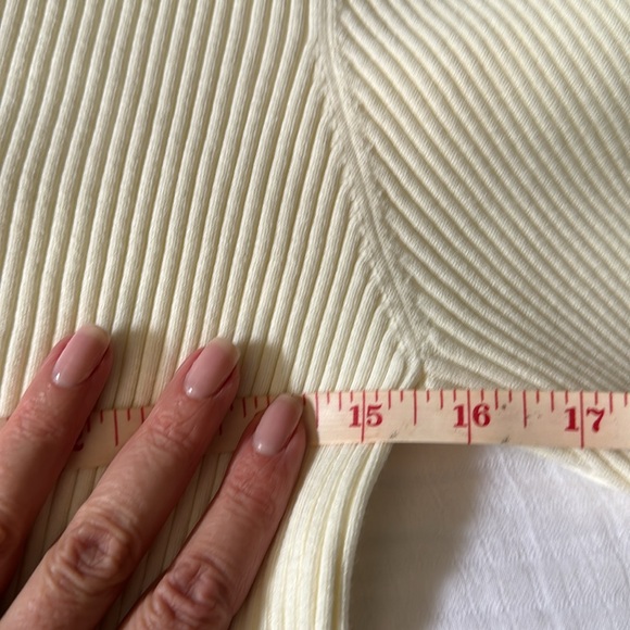 Michael Stars sweater. Cream, size large. Worn once - Picture 5 of 7